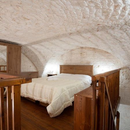 Dimora Noci Mia Apartment Bagian luar foto