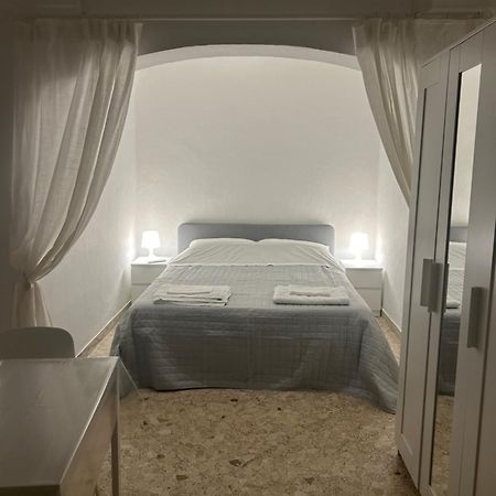 Dimora Noci Mia Apartment Bagian luar foto