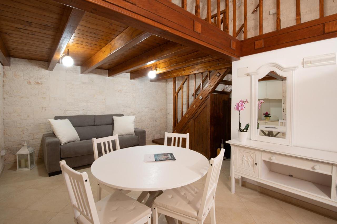 Dimora Noci Mia Apartment Bagian luar foto